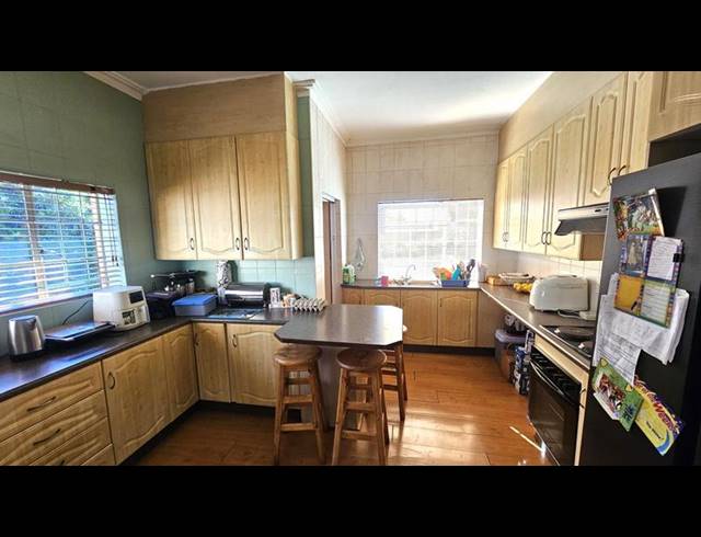 4 BEDROOM HOUSE FOR SALE IN CYRILDENE